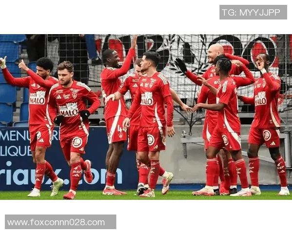 西甲焦点战那不勒斯与里昂平局点球大战引发争议与热议