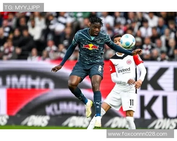 德甲激情对决波尔图大胜曼联引发全场狂欢赛后深度解析